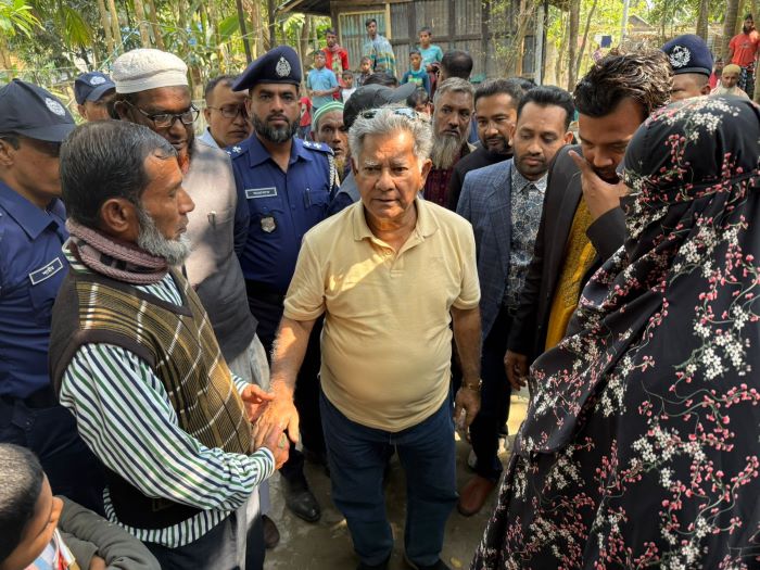 ছাত্র-জনতার আন্দোলনে শহীদ রিয়াজের নামে হিজলায় লঞ্চঘাটের পন্টুন উদ্বোধন